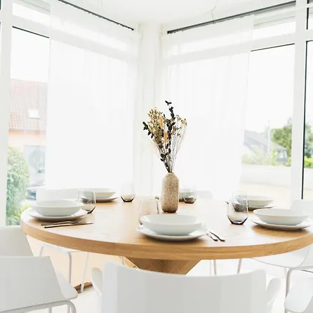 In Den Weinbergen Bei Mainz - Mit 2x Doppelzimmern, 1x Grosses Wohnzimmer, Bad & Kueche *