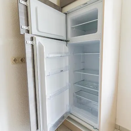 In Den Weinbergen Bei Mainz - Mit 2x Doppelzimmern, 1x Grosses Wohnzimmer, Bad & Kueche * Stadecken-Elsheim