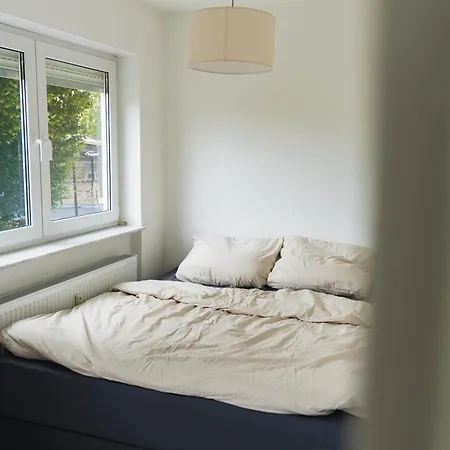 In Den Weinbergen Bei Mainz - Mit 2x Doppelzimmern, 1x Großes Wohnzimmer, Bad&küche Stadecken-Elsheim