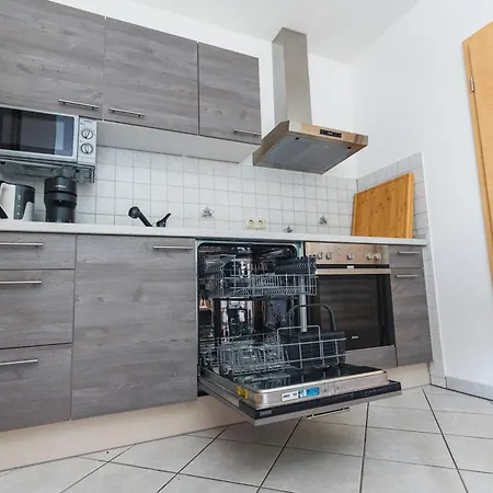 Apartamento In Den Weinbergen Bei Mainz - Mit 2x Doppelzimmern, 1x Großes Wohnzimmer, Bad&küche