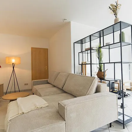 In Den Weinbergen Bei Mainz - Mit 2x Doppelzimmern, 1x Grosses Wohnzimmer, Bad & Kueche Apartment