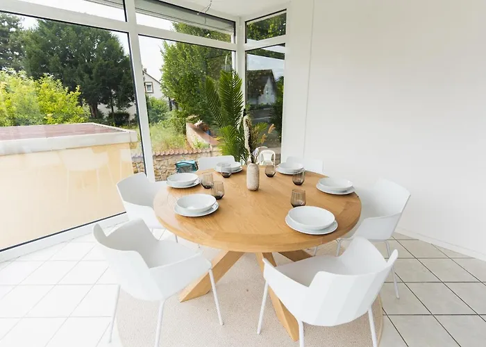 In Den Weinbergen Bei Mainz - Mit 2x Doppelzimmern, 1x Grosses Wohnzimmer, Bad & Kueche *