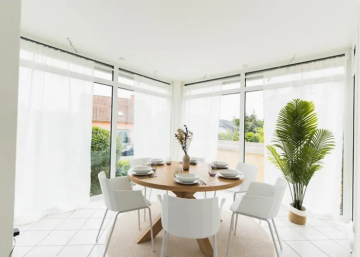 In Den Weinbergen Bei Mainz - Mit 2x Doppelzimmern, 1x Grosses Wohnzimmer, Bad & Kueche Stadecken-Elsheim