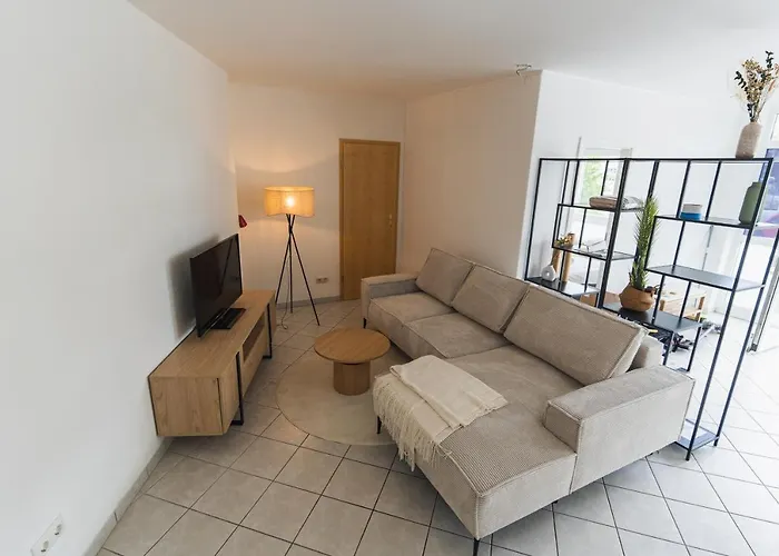 Apartamento In Den Weinbergen Bei Mainz - Mit 2x Doppelzimmern, 1x Grosses Wohnzimmer, Bad & Kueche Stadecken-Elsheim