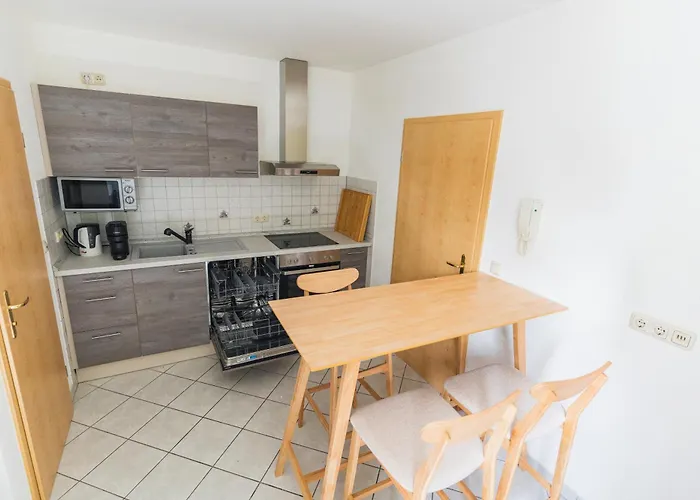 In Den Weinbergen Bei Mainz - Mit 2x Doppelzimmern, 1x Grosses Wohnzimmer, Bad & Kueche Apartamento *