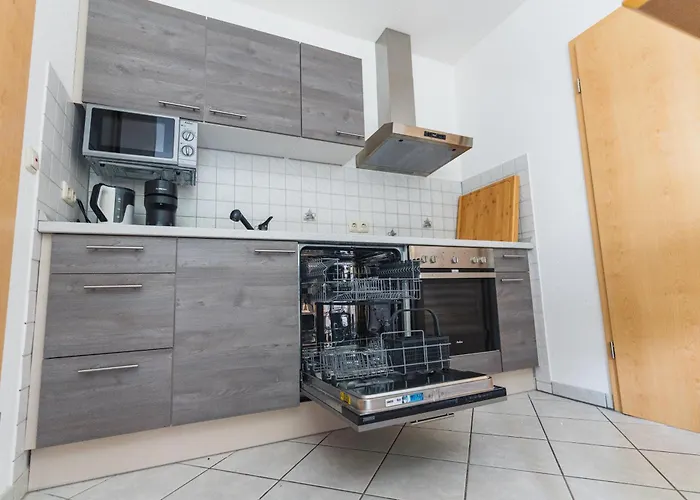 Apartamento In Den Weinbergen Bei Mainz - Mit 2x Doppelzimmern, 1x Grosses Wohnzimmer, Bad & Kueche