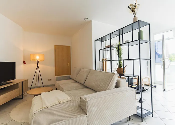 In Den Weinbergen Bei Mainz - Mit 2x Doppelzimmern, 1x Grosses Wohnzimmer, Bad & Kueche Apartamento