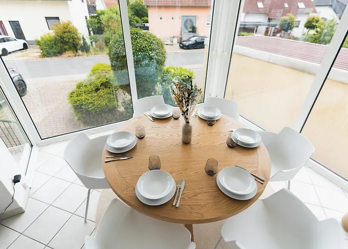 In Den Weinbergen Bei Mainz - Mit 2x Doppelzimmern, 1x Grosses Wohnzimmer, Bad & Kueche *